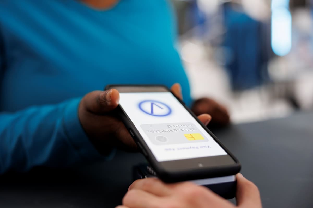Starling and Adyen Target SME Pain Points Together