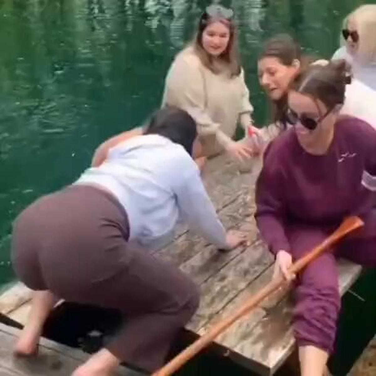 Bitcoin Drops 3% as Altcoins Rally