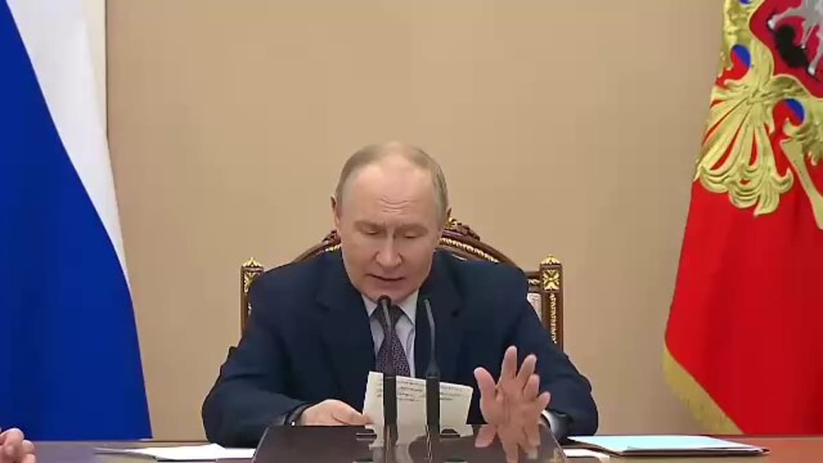 Putin Urges Russia to Capitalize on Soaring Oil Prices