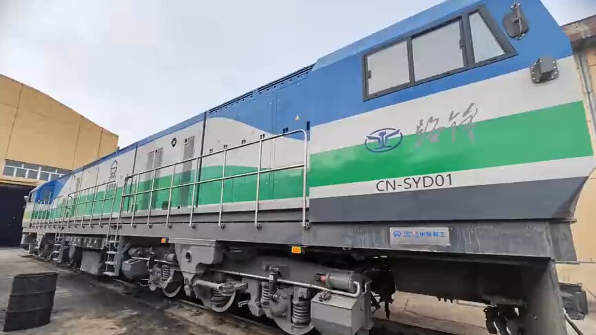 China's BEV Coal Train Recharges in 1.5 Hours