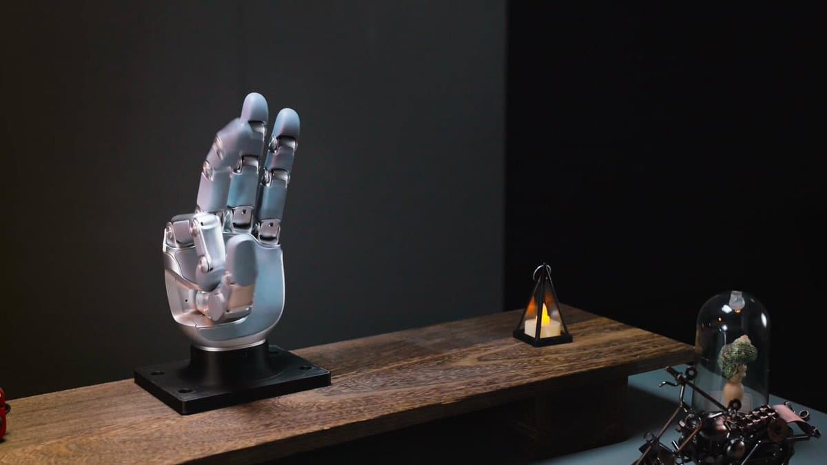 Revo 3 Bridges Demo‑to‑Real Gap with 21‑DOF Dexterous Hand