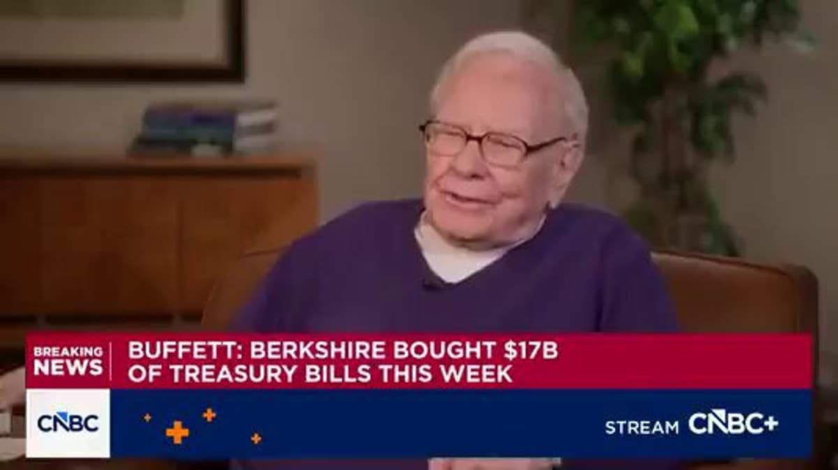 Buffett Hints at Future Apple Buys, but Not Now