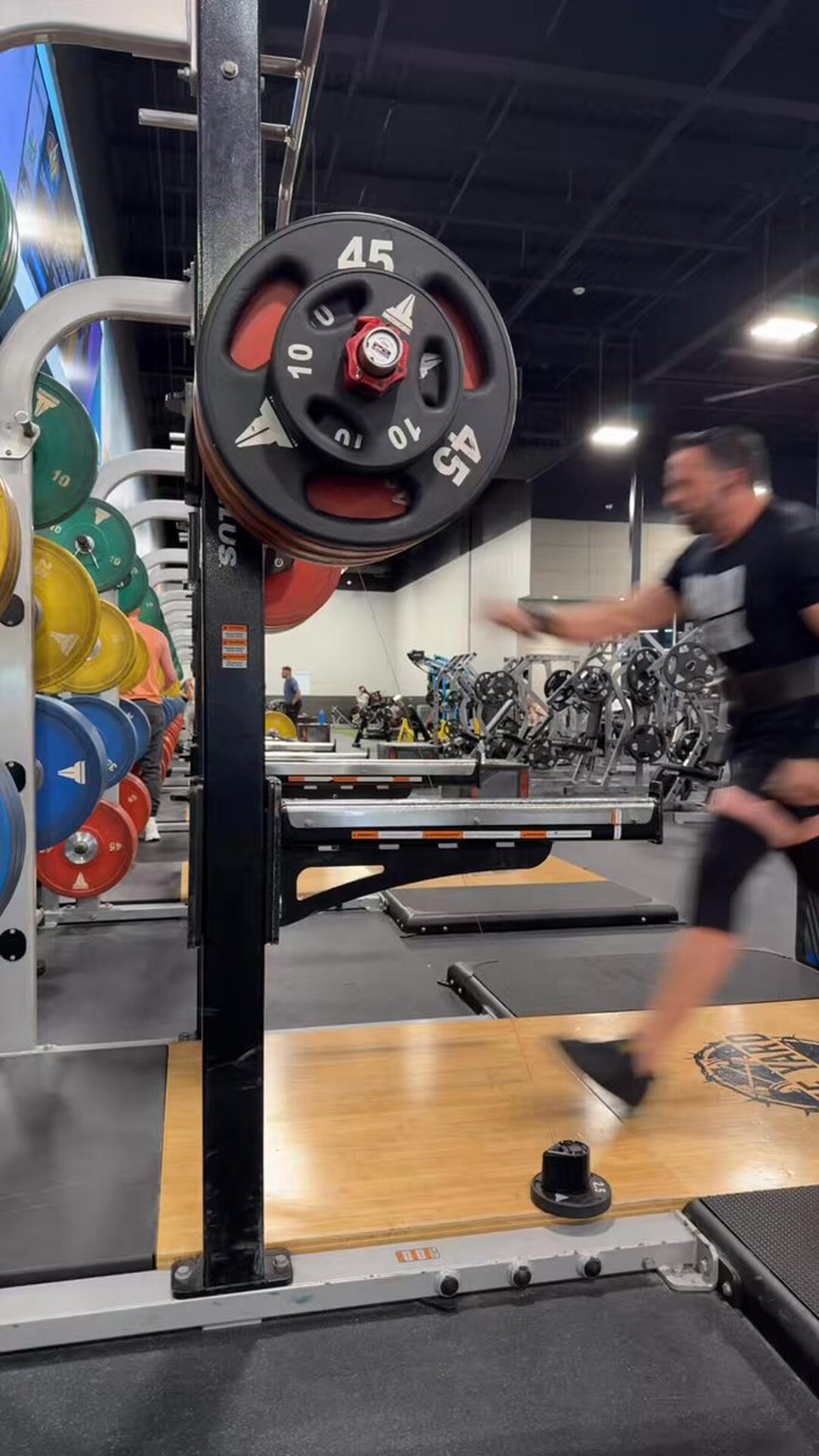 44‑Year‑Old PED‑Free Squats 625 Lb, Eyes Nationals