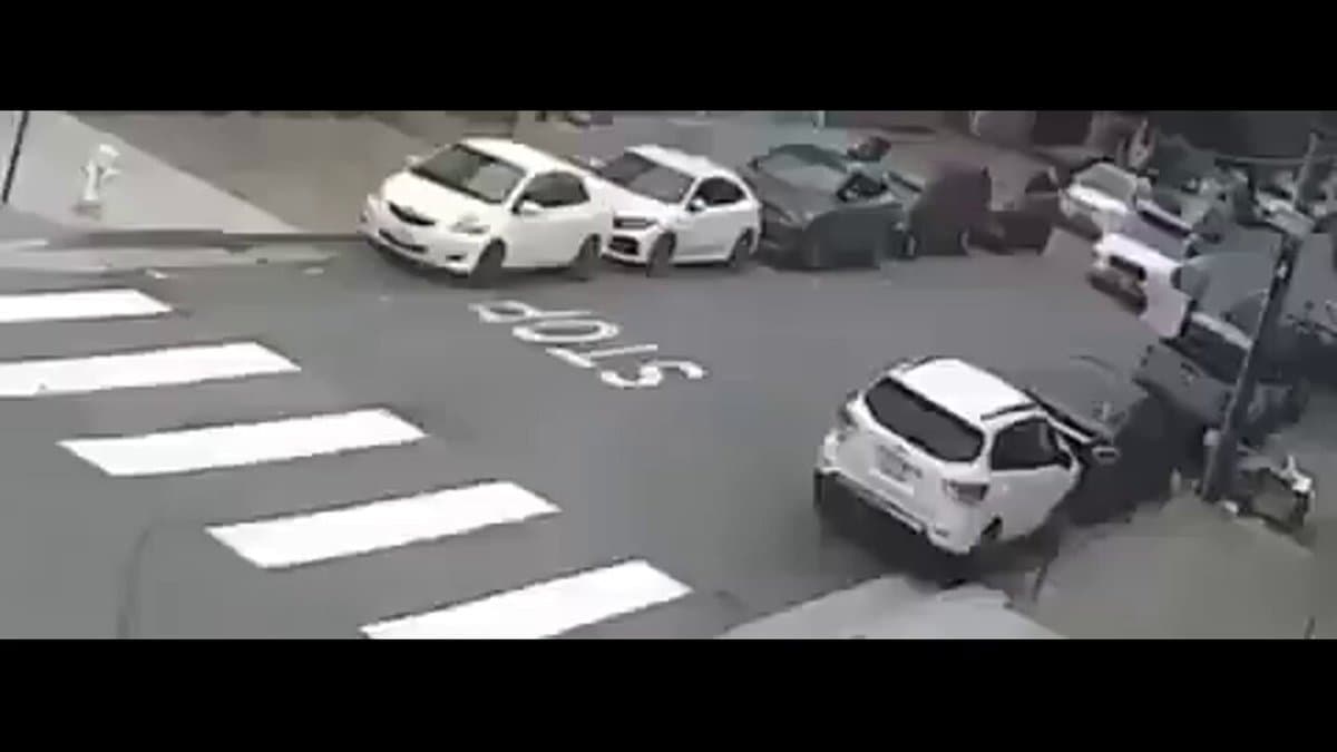 Self‑Driving Cars Fail Where Human Negotiation Matters