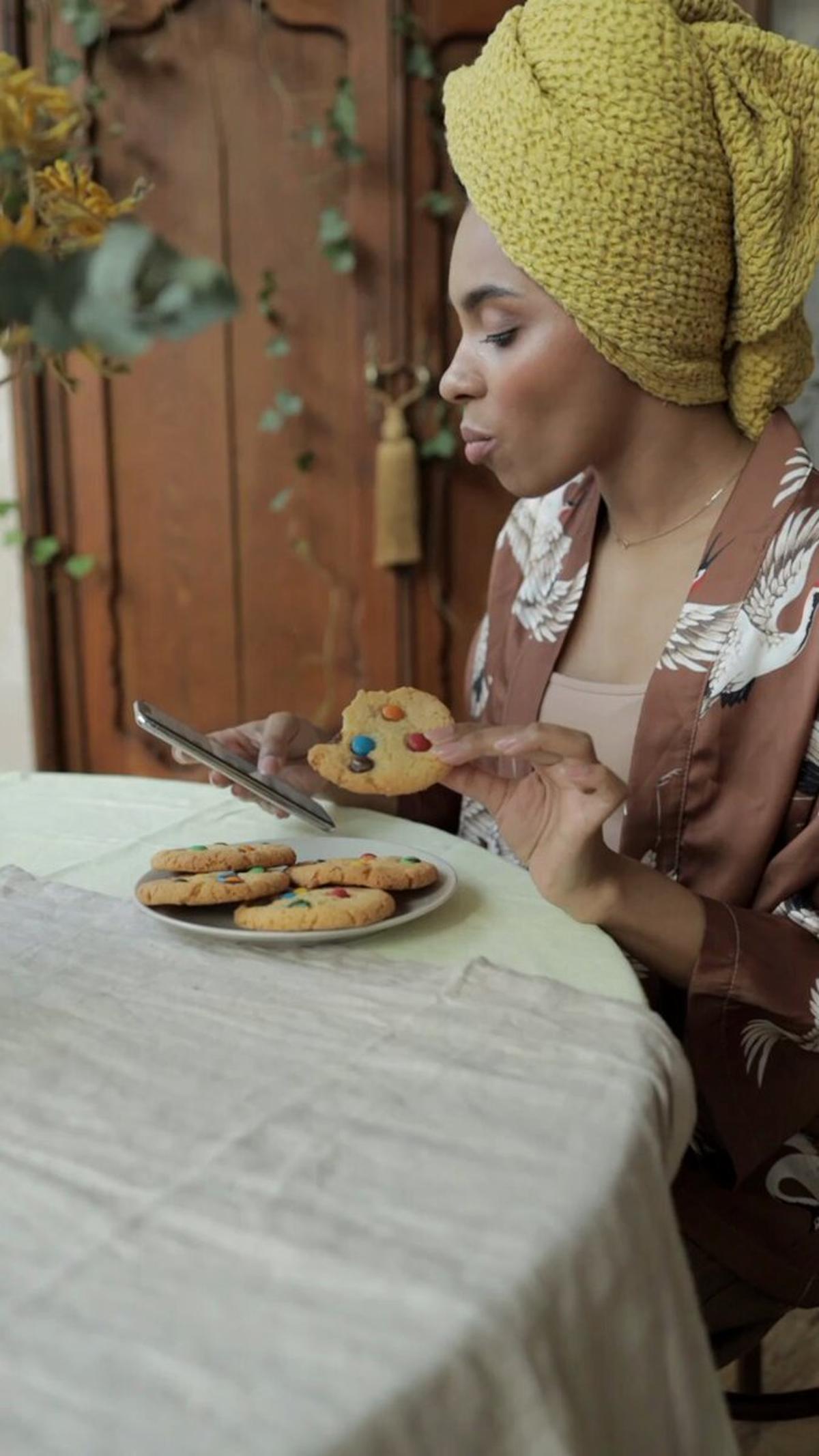 Mindful Eating: Notice Your Mind, Mood, and Flavor