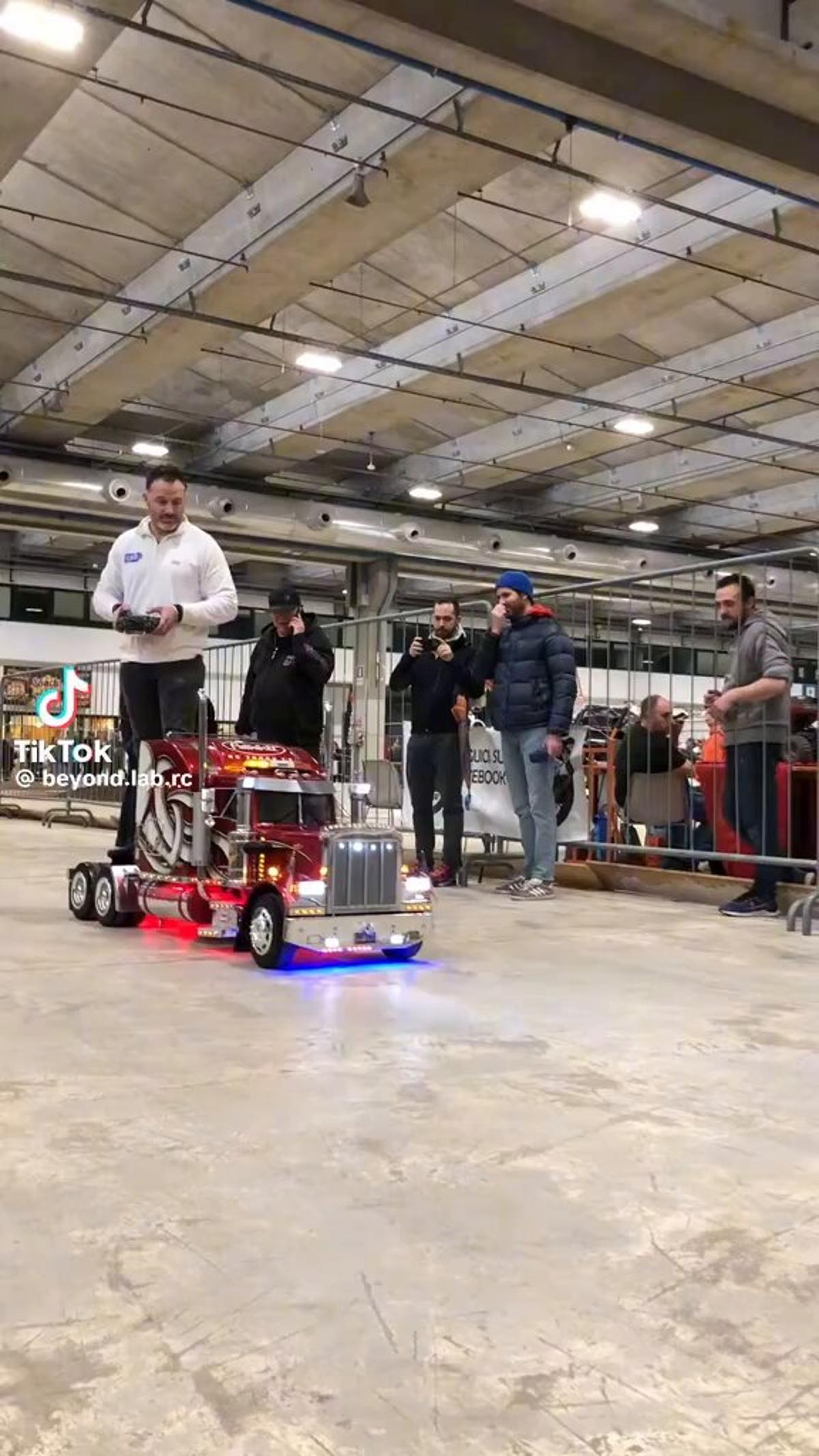 Freight Conferences Still Won’t Truck Speakers Onto Stage