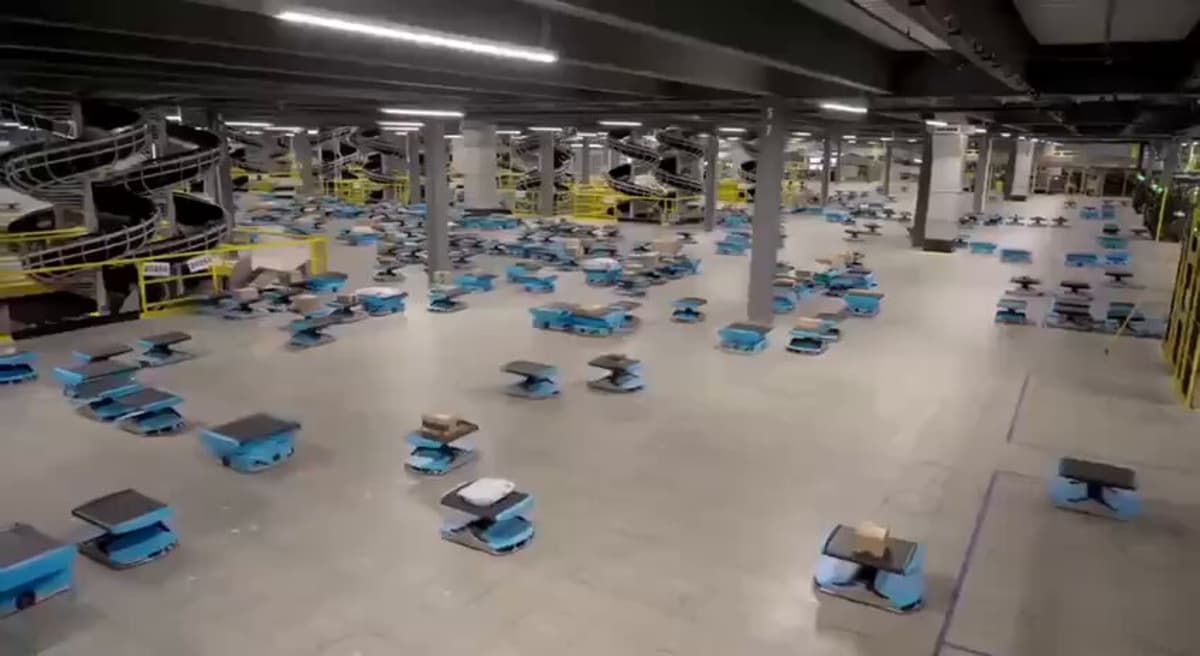 Amazon's 750k Robots Replace Thousands of Warehouse Workers