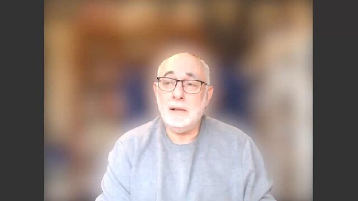 Exploring Money's Past, Present, and Future on Themelia