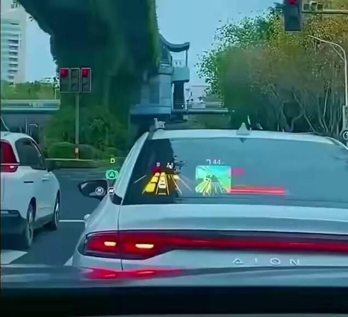 AR Windshields Project Navigation Directly Onto Glass