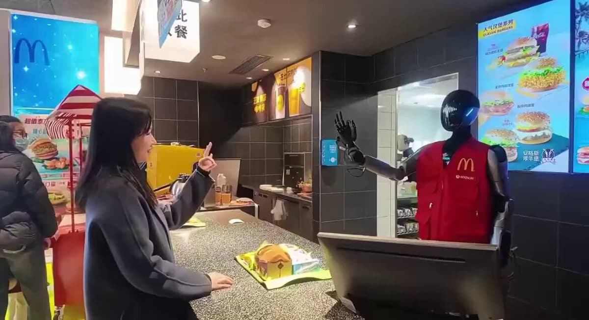McDonald’s Shanghai Introduces Humanoid Robots for Service