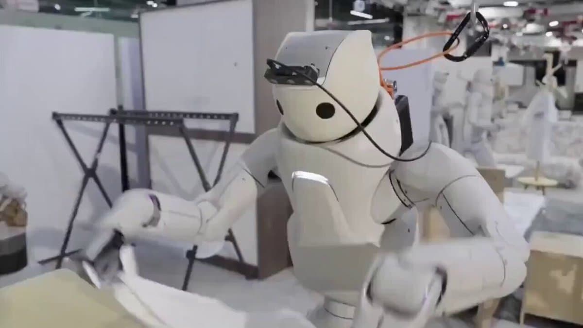 Humanoid Robot Reads Emotions, Reacts Like Human