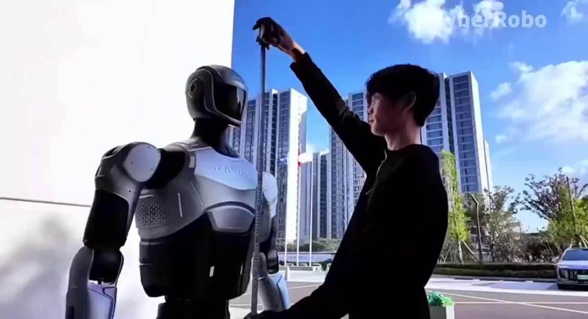 Zhejiang Unveils NAVIAI‑I3 Next‑Gen Humanoid Robot