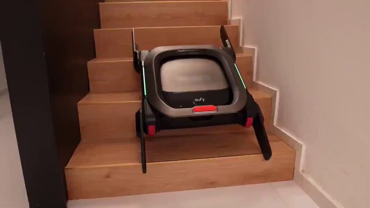 Mother Robot Automates Multi‑Floor Cleaning Robot Deployment