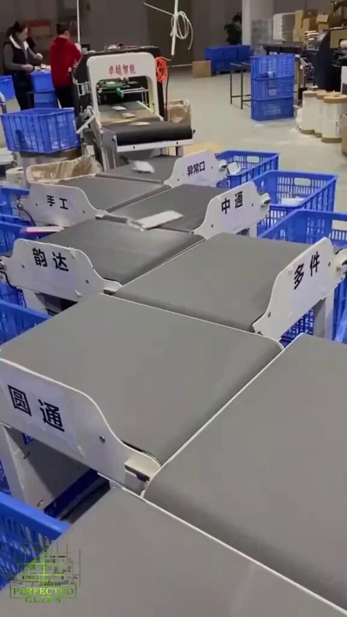 China’s Logistics Factory Operates Almost Entirely with Robots