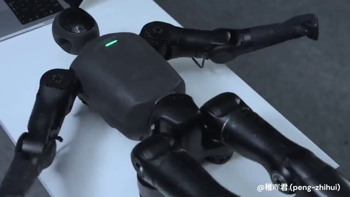 Backpack‑Sized Bipedal Robot Makes Portable Robotics Reality