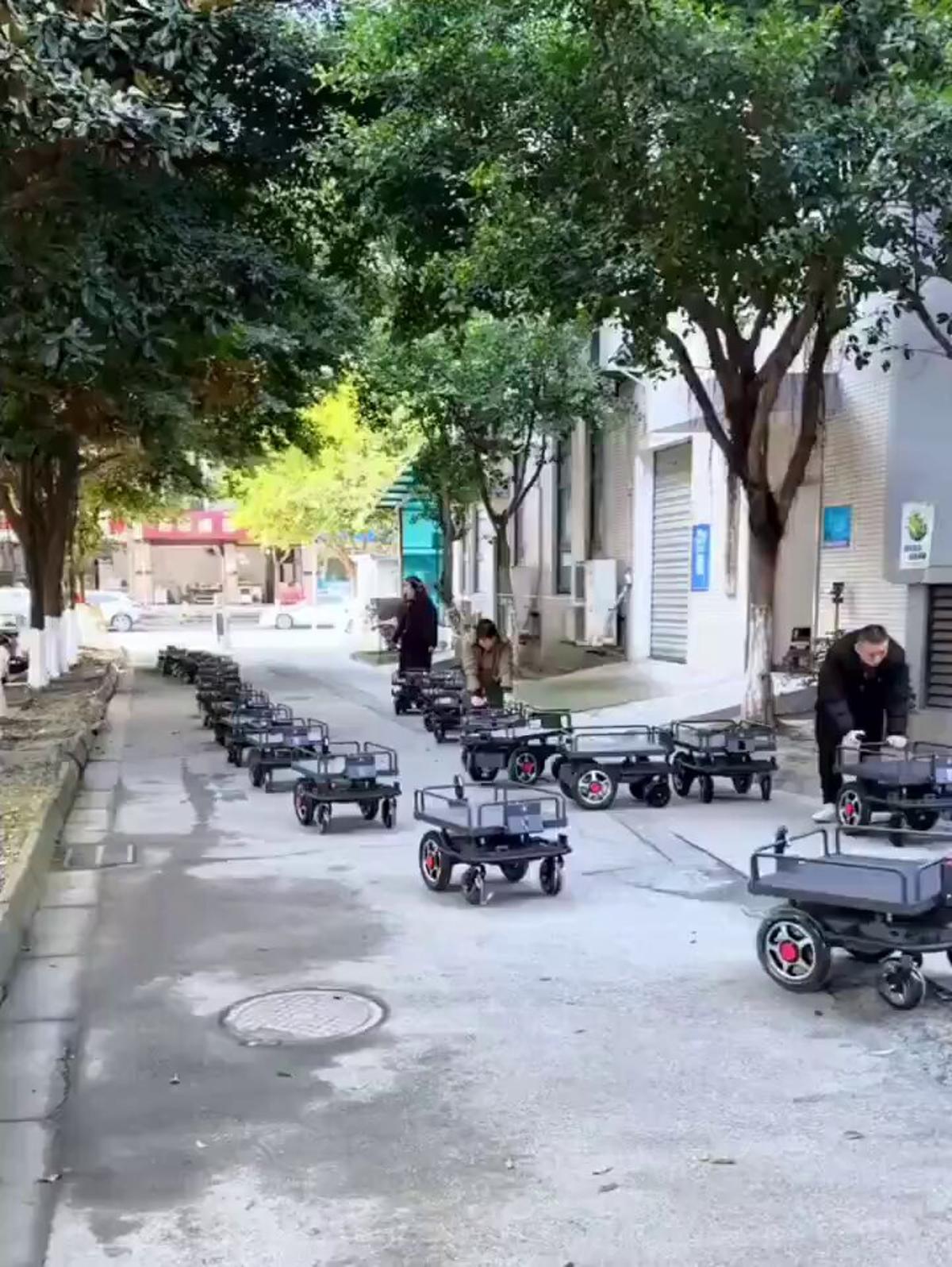 Human‑Tracking Robot Increases Industrial Efficiency
