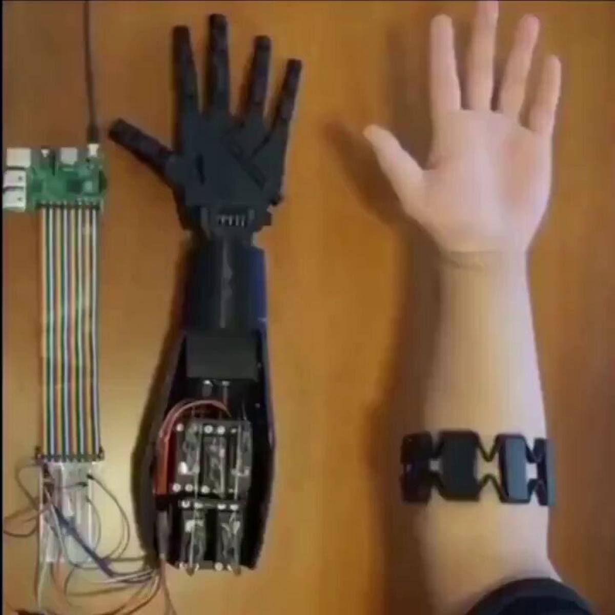 3D‑Printed Robotic Hand Replicates Human Gestures Instantly