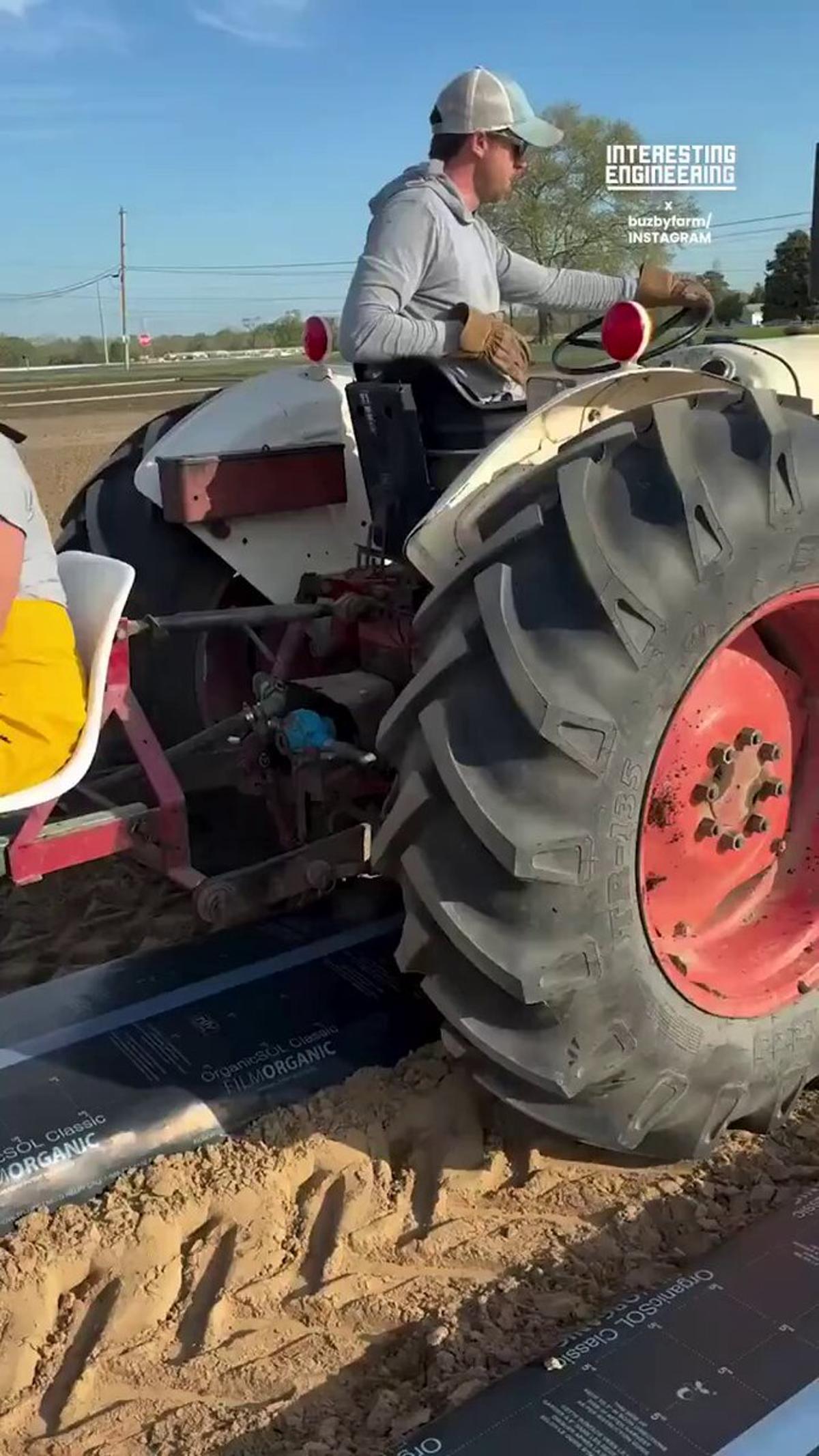 AI-Driven System Lines up Hay Bales Perfectly