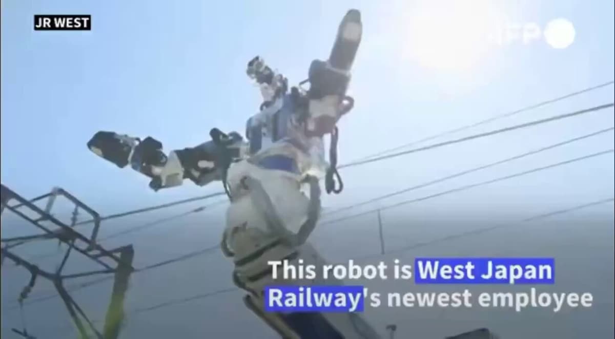 Giant Humanoid Robot Revolutionizes Japan’s Railway Maintenance