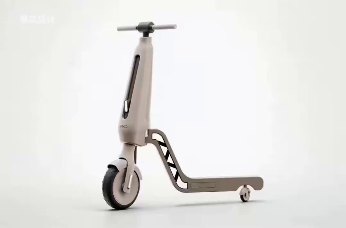 Triple‑function Robot Combines Scooter, Walker, Cargo for Seniors