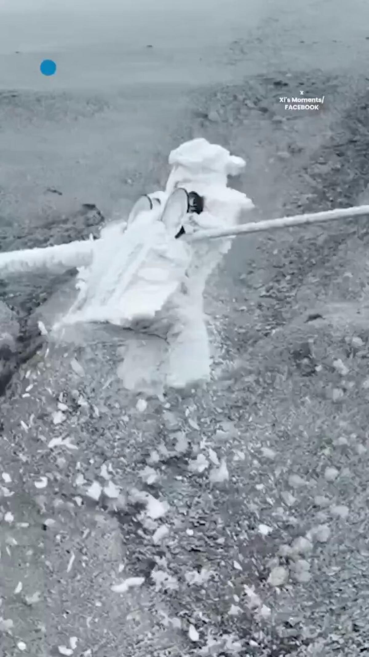 Solar Robot Clears Ice From Mountain Power Lines