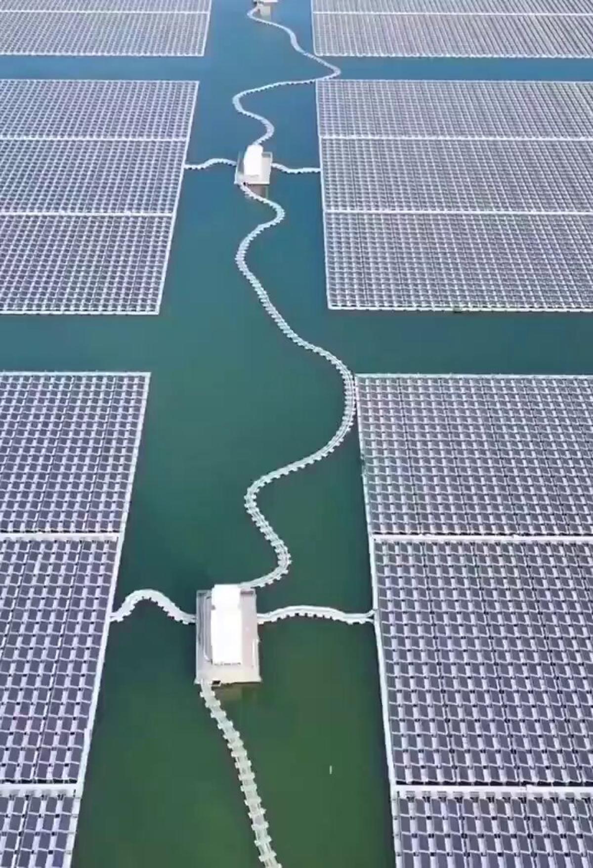China Merges Solar Energy with Aquaculture in Dual‑layer Farms