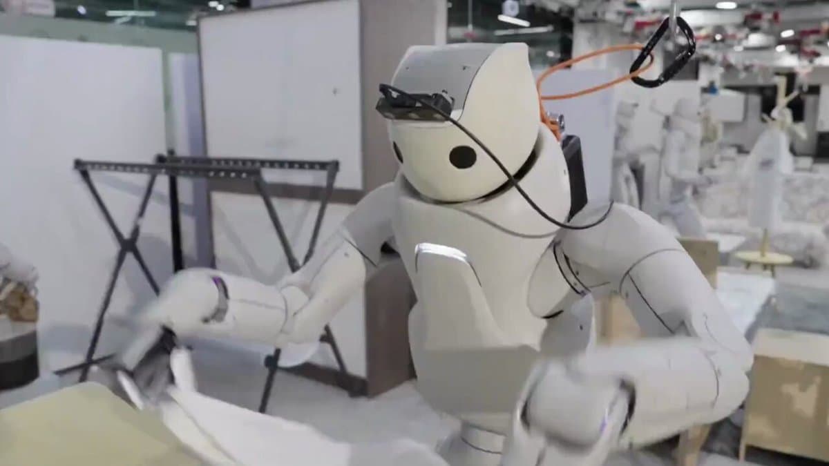 Mind‑controlled Robots via New Brain‑computer Interface