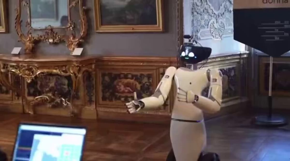 Humanoid Robot R1 Guides Turin Art Visitors