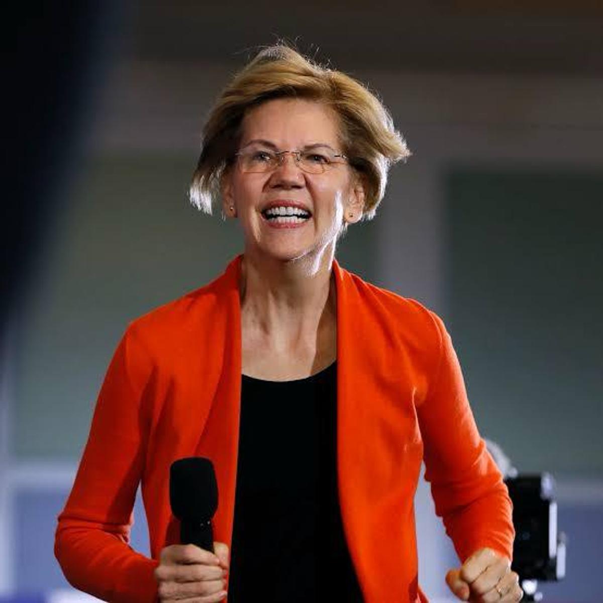 Warren Urges SEC to Curb Crypto in 401(k)s