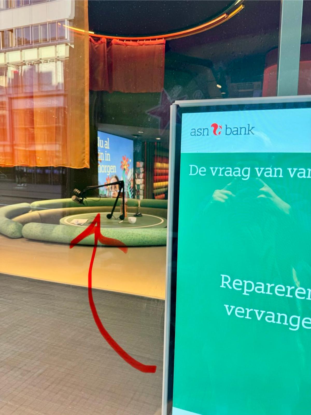 Bank Opens Branch Aimed at Podcasters