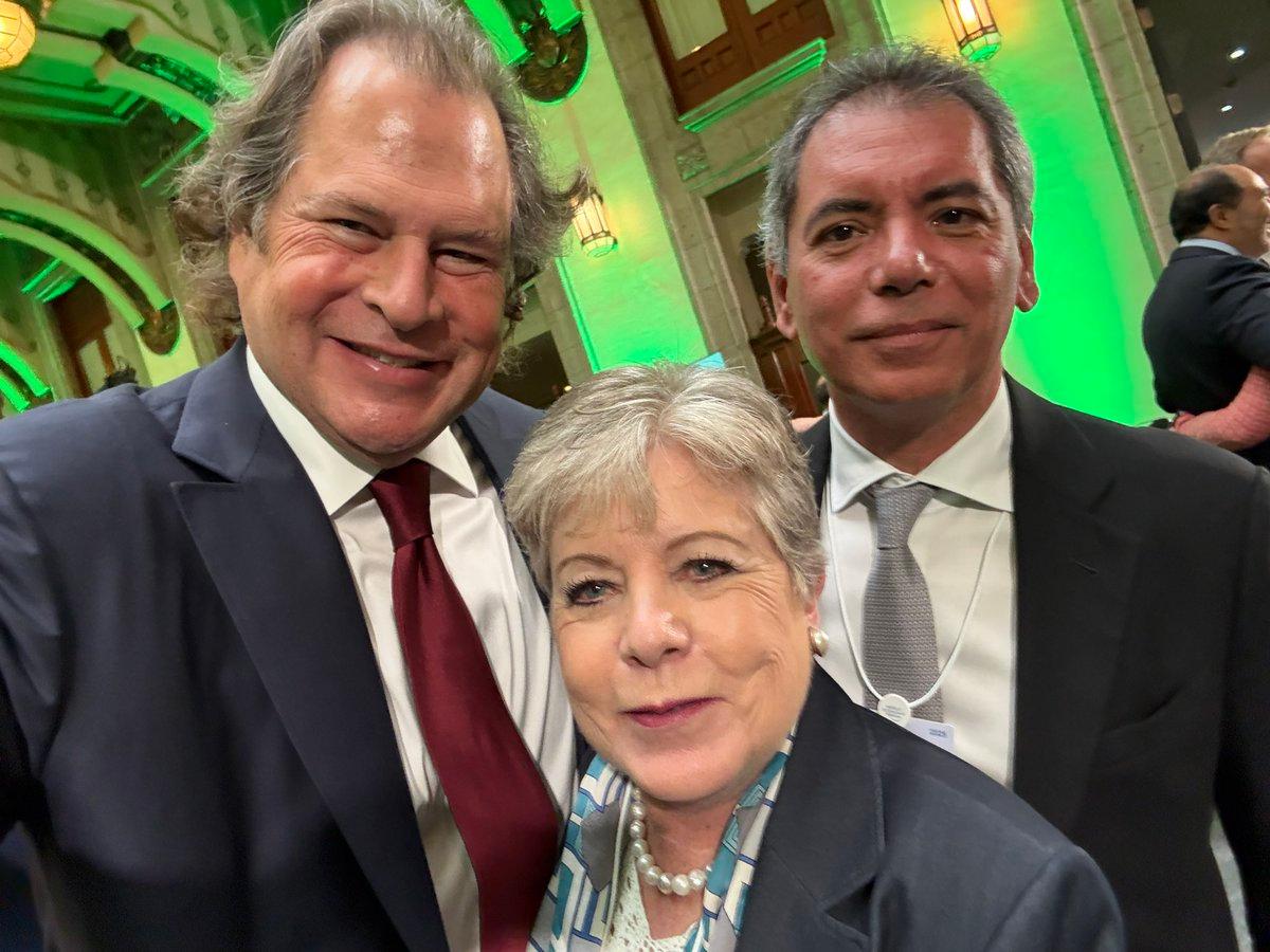 Salesforce Invests $1B in Mexico to Power AI‑human Enterprises