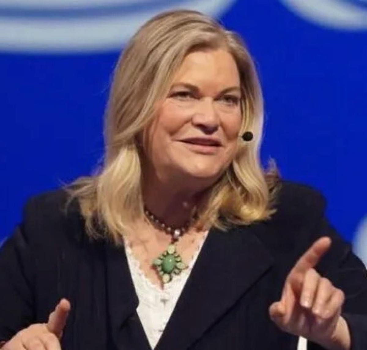 Senator Lummis Urges Musk: Bitcoin Reserve Boosts Dollar