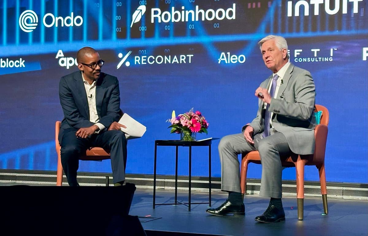 Waller Backs Stablecoins to Challenge Rent‑seeking Banks