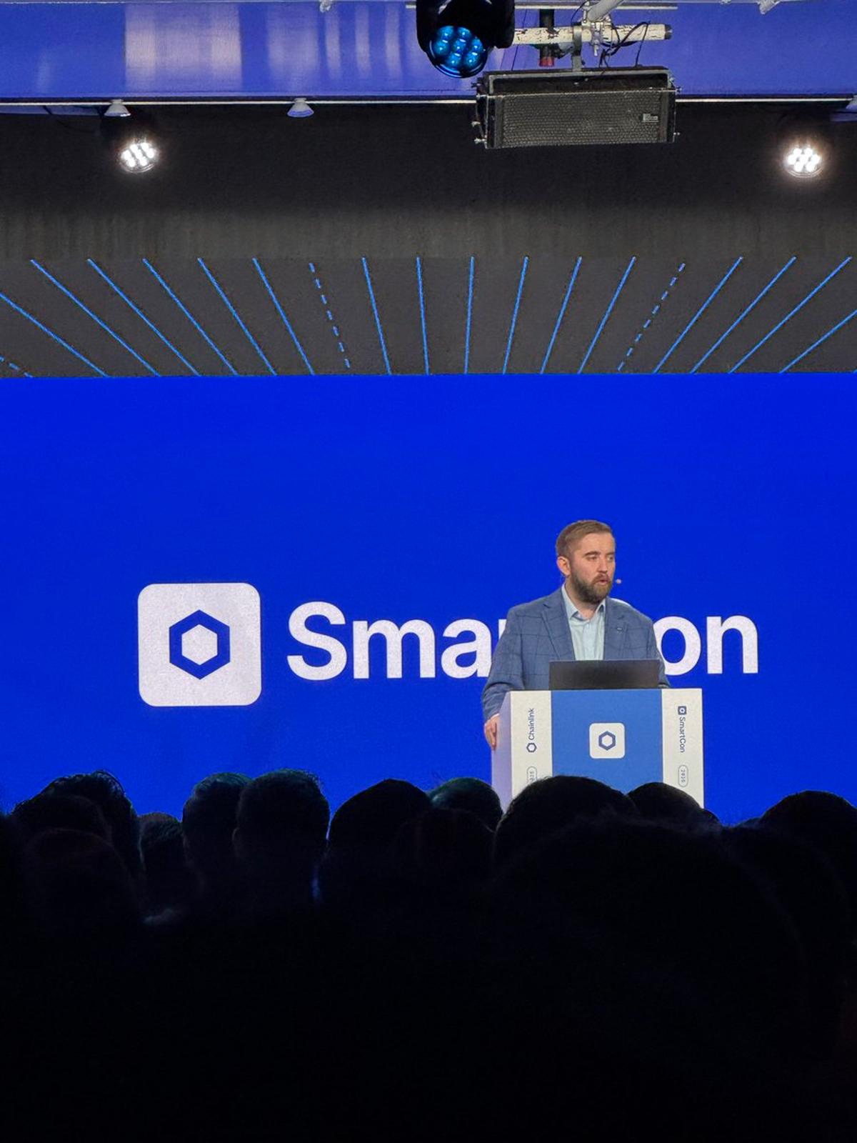 Sergey Nazarov Calls for Global Collaboration at Chainlink SmartCon