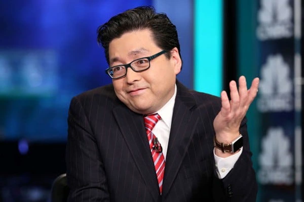 Tom Lee Cuts Bitcoin Year‑end Target to $100k