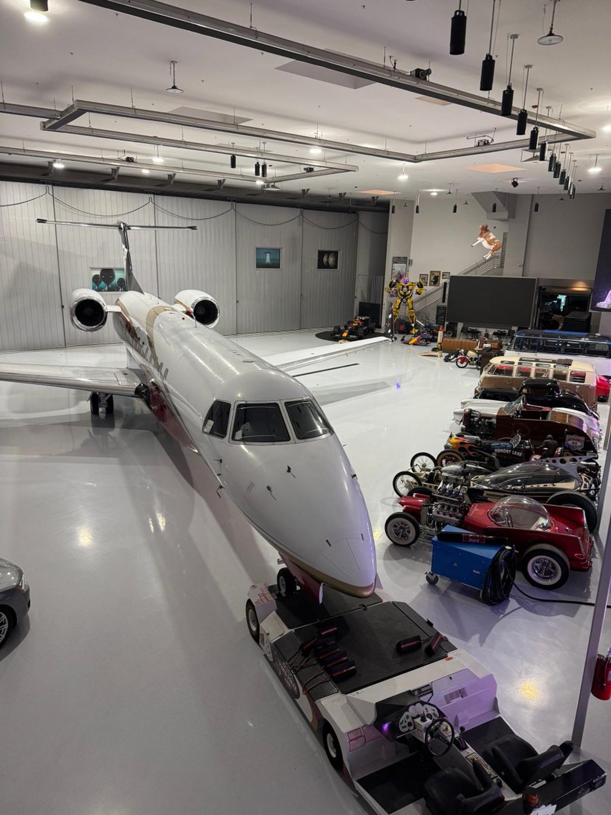 Exclusive Investor Mixer at Vegas Hangar, Feb 26