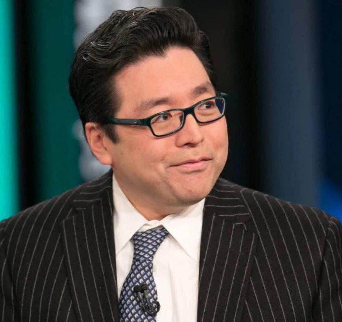 Tom Lee Loses $6B as Bitmine Drops 35%