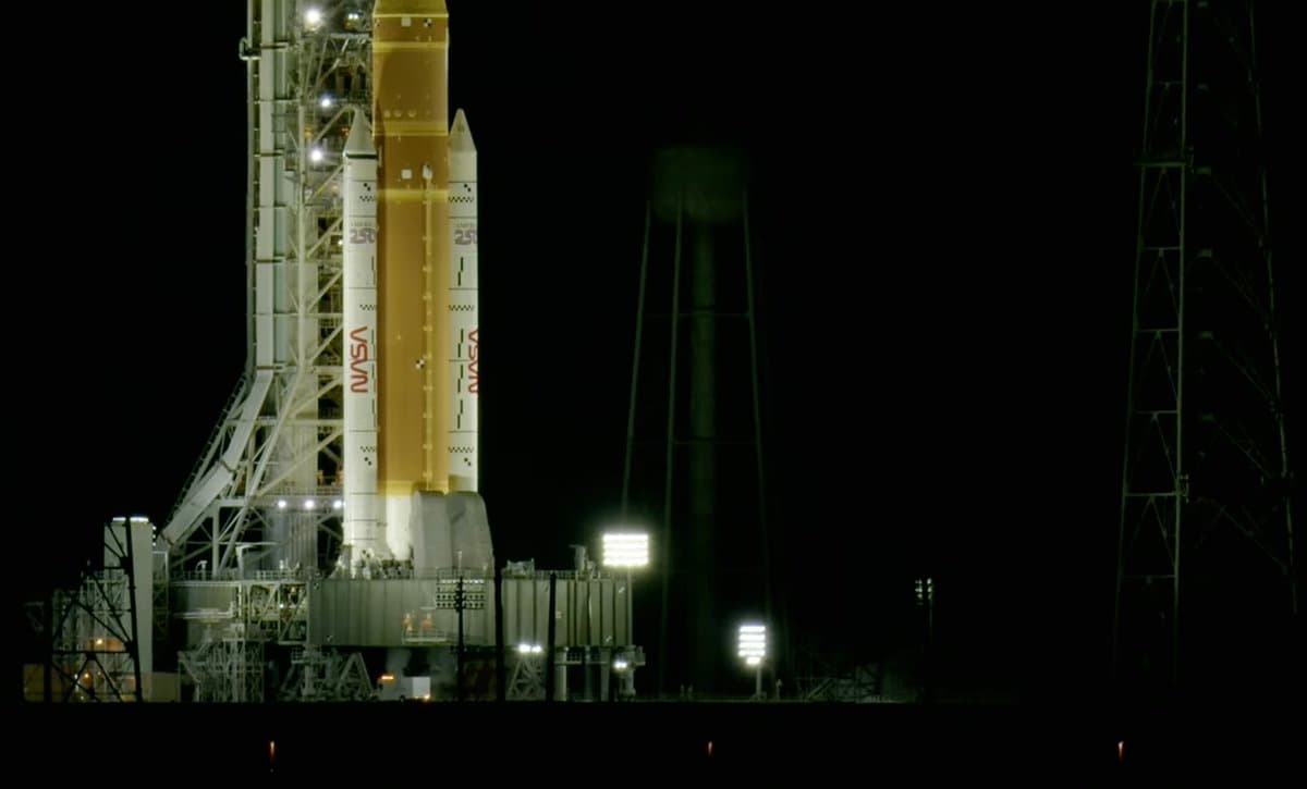 Closeout Crew Arrives, First T‑0 Scheduled for 11:40 P.m. EST