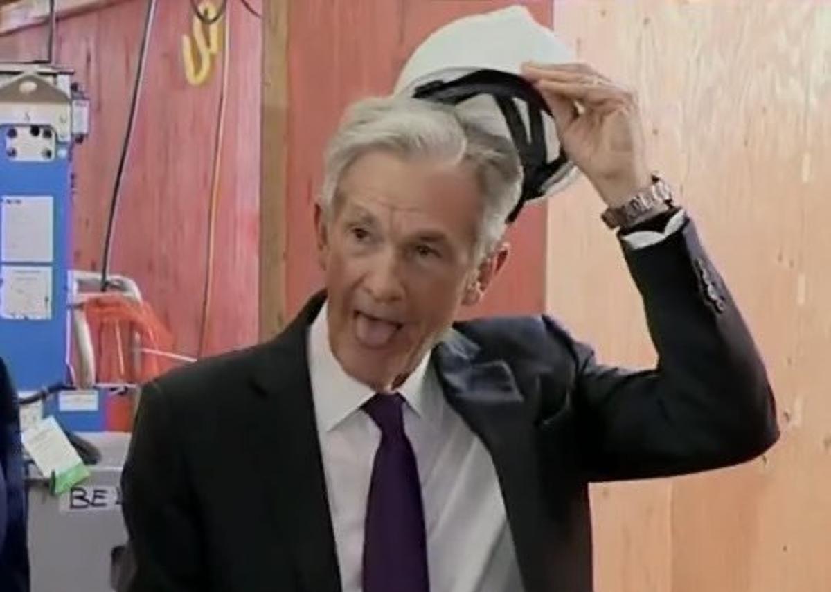 Democrats Target Crypto Structure Amid Trump Ties, Stablecoin Yields Highlighted