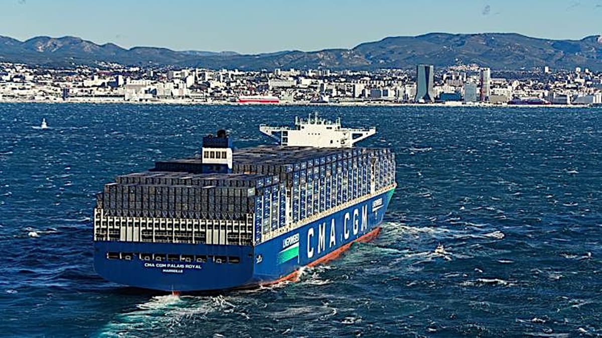 CMA CGM Outfits 300 Ships with OneWeb‑linked Terminals