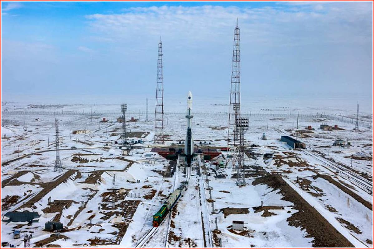 Proton Rocket Returns to Pad After Three Years