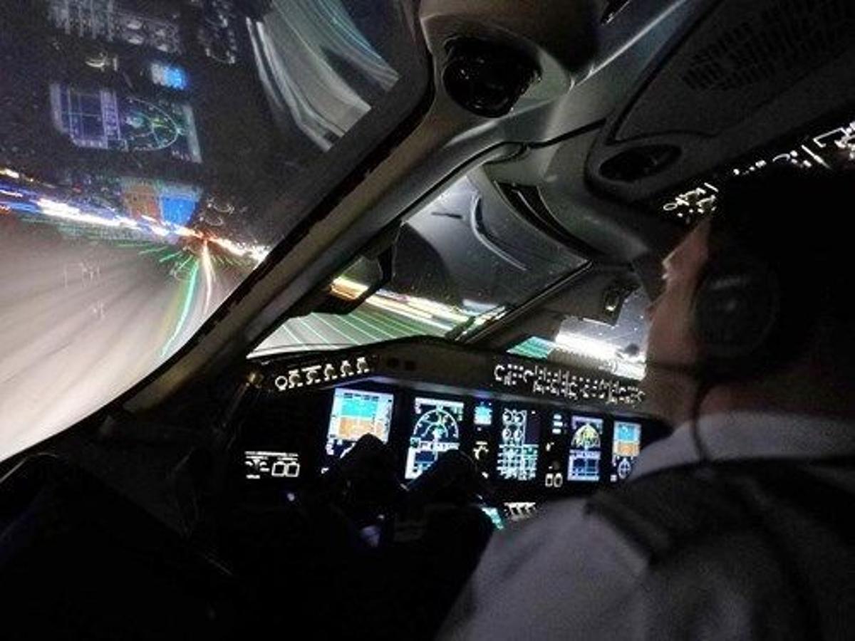 Pilots' Perception Tricks: Seeing Isn't Believing in 3D