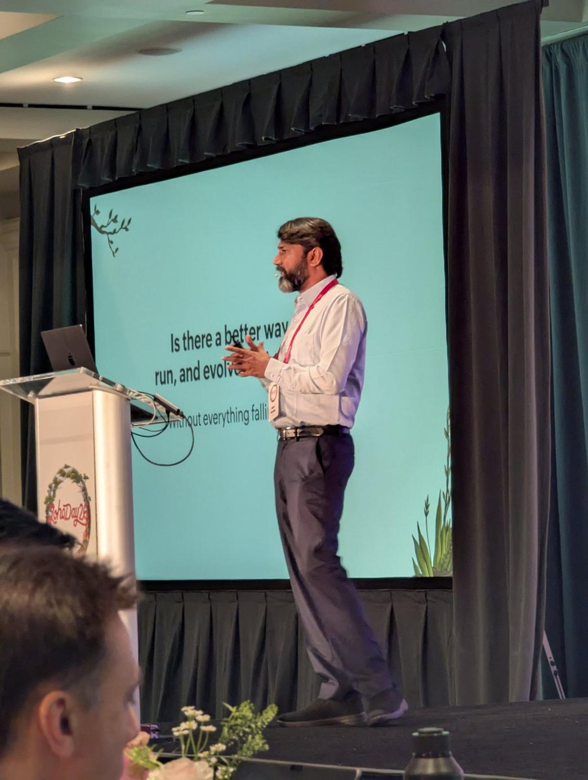 Zoho CEO Highlights Overwhelming System Complexity