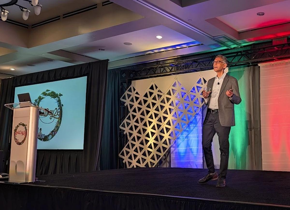 Zoho Showcases Top SaaS Defense Against AI