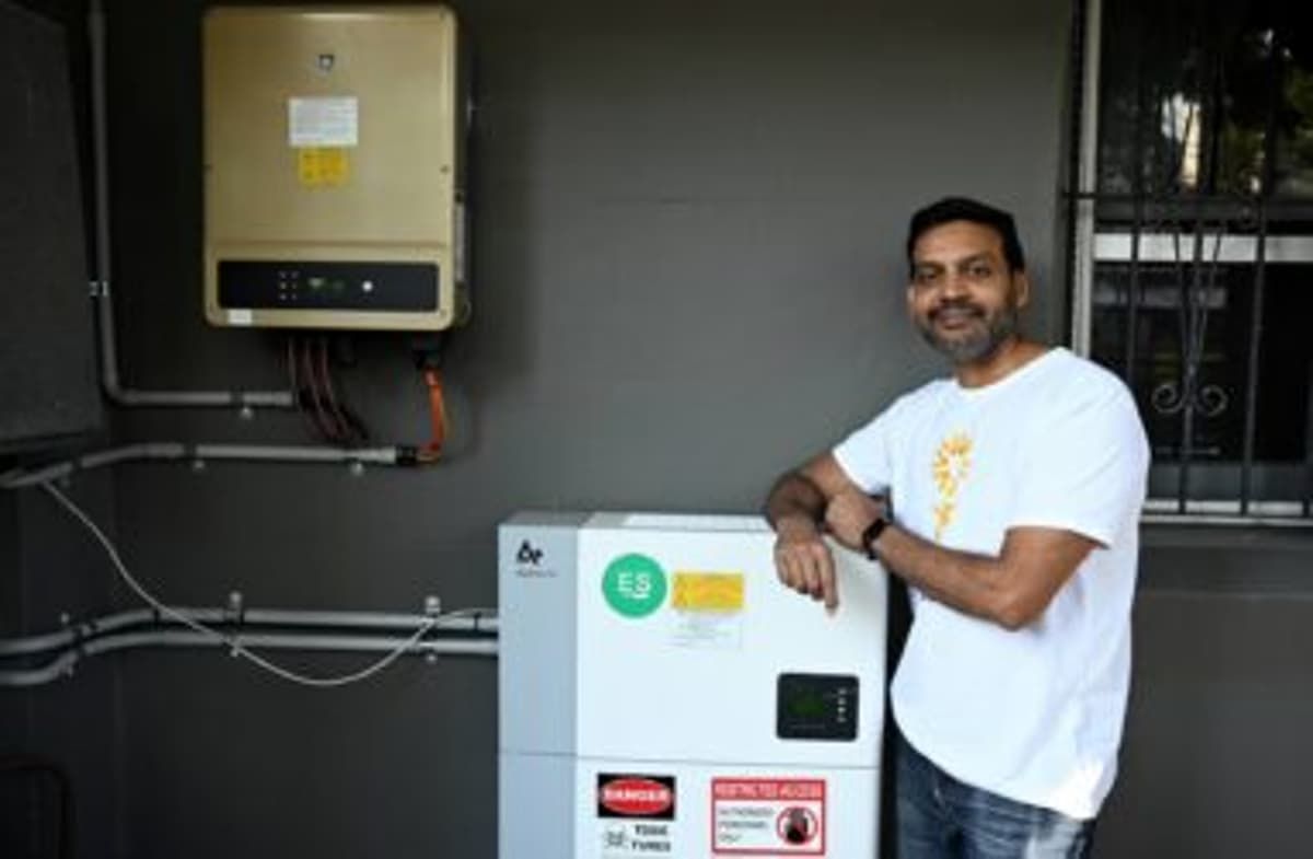 Record Battery Rebates Drive Household Adoption Surge