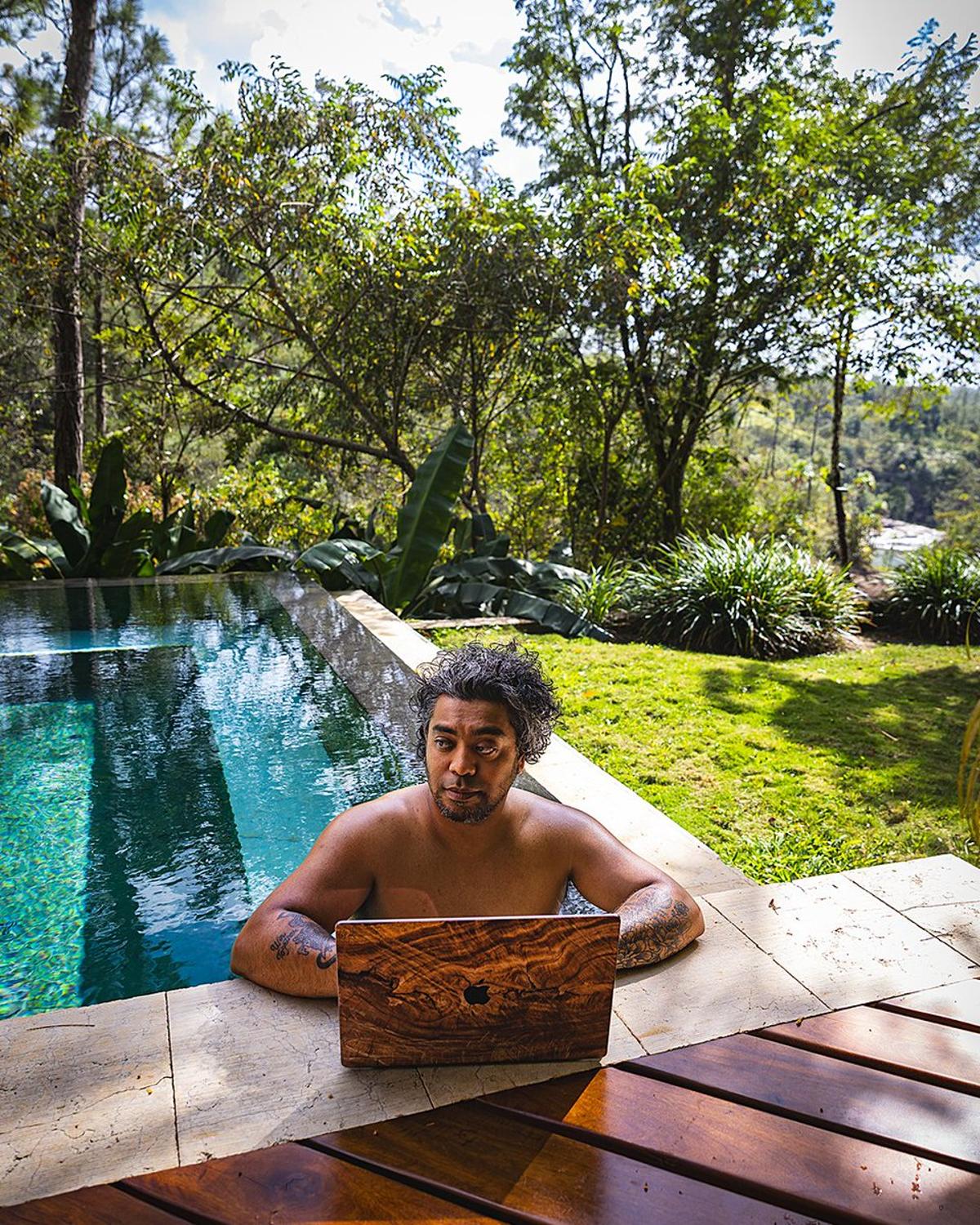 Real Breakthroughs Happen in Face‑to‑face Conversations, Not Screens