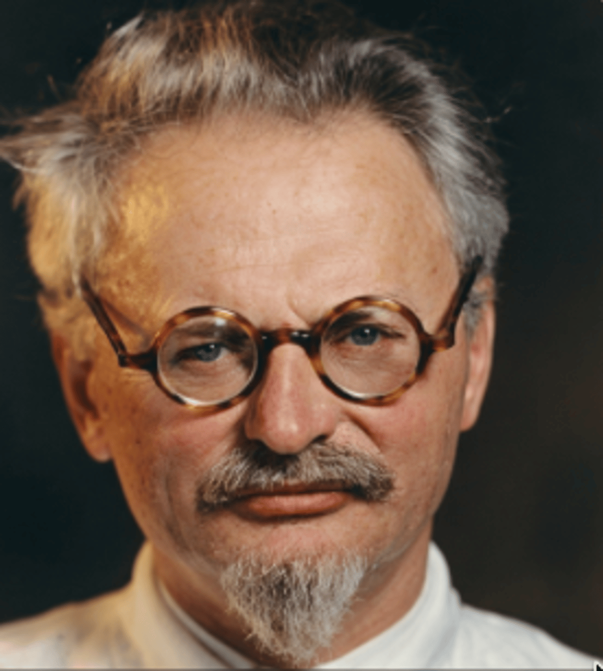 Oil Market Stays Calm Amid War Rhetoric