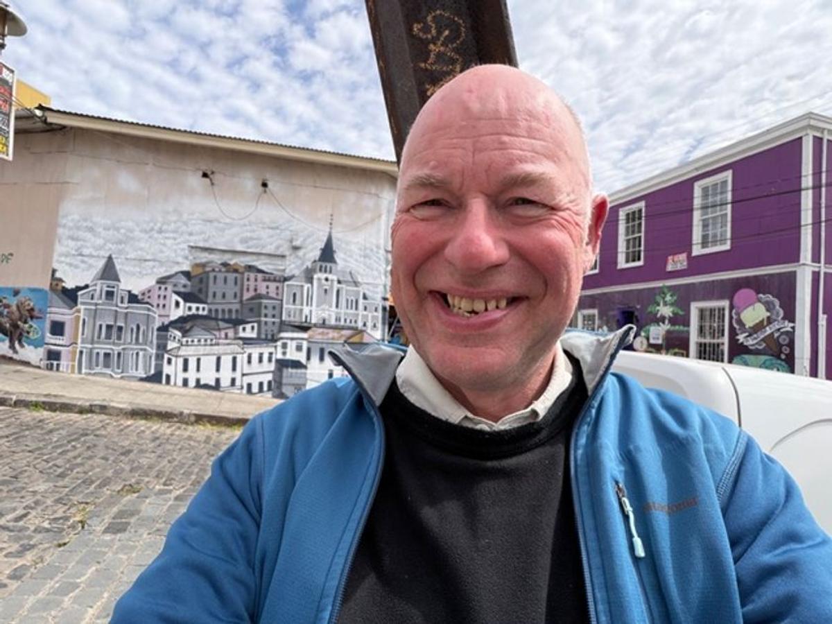 AI Teammates Are Now Essential for B2B Sales