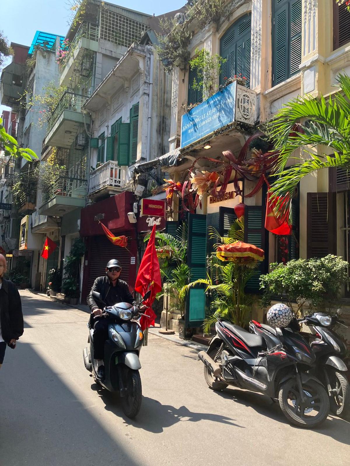 Hanoi’s Bun Cha: Delicious Street Food for $1.5