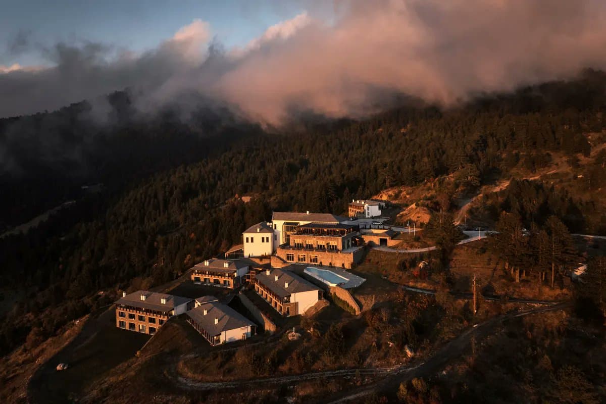 Greek Vacation Views Soar at 4,000‑foot Altitude